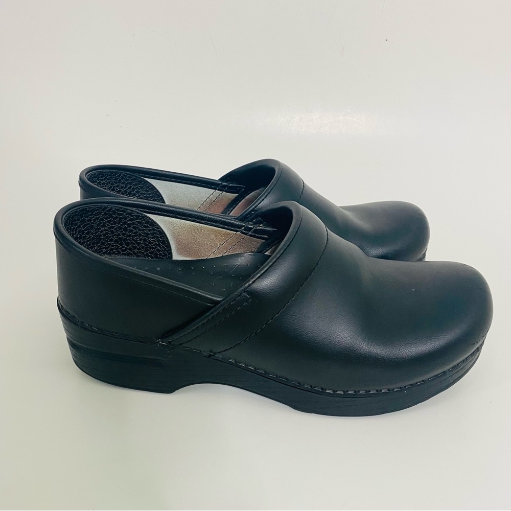 Dansko Professional Black Cabrio Clogs Size 37 US Size 6